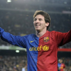 开云体育中心-平行时空的竞技场，当拉齐奥的呐喊、Scout的鼠标与利物浦的哨音同频共振，竞技场的三重共鸣，绿茵、键盘与哨音的平行交响